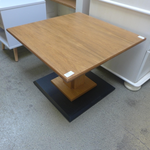 1609 - A beech effect lamp table