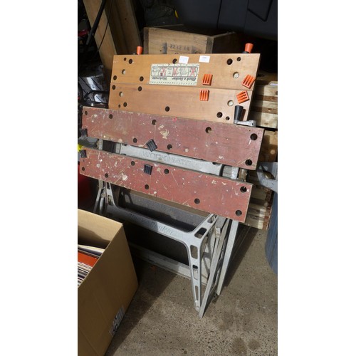 2486 - 2 folding work benches