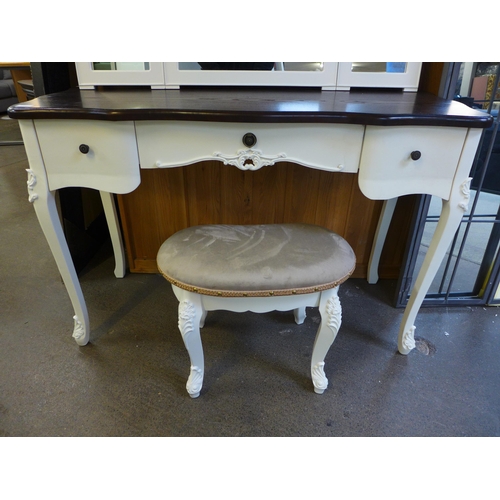 1520 - A dressing table with contrast top, mirror and stool