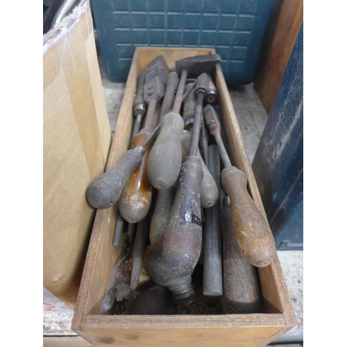2014 - Large quantity of tools including files, chisels, a chisel sharpener, hacksaws and hand drills