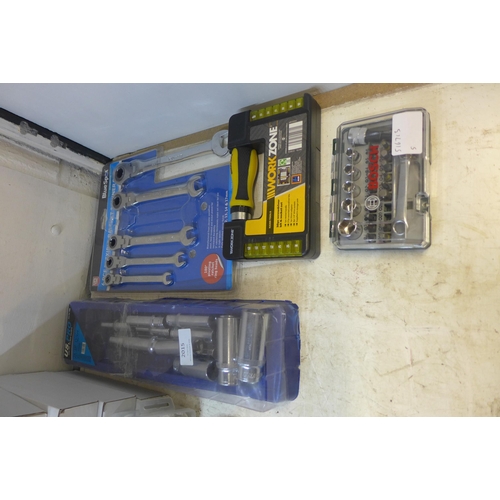 2015 - Mixed lot of items including socket sets, screwdrivers, ratchet spanner sets and seven boxes of wall... 