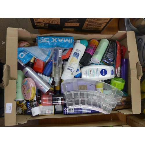 2072 - Box of cosmetics inc Nivea, Dove, Tigi, Aussie, etc.