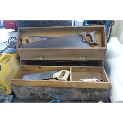 2170 - A two drawer Joiners wood tool chest containing various saws and other tools