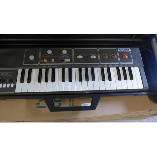 2241 - Casiotone MT-41 retro electric keyboard