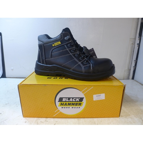 2247 - Pair of black Hammer safety boots with Kevlar toe - size 46 (UK 12) - unused)