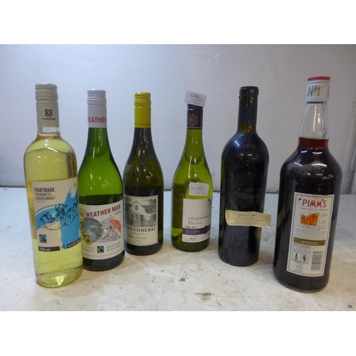 2260 - Selection of wine and vintage bottle of merlot