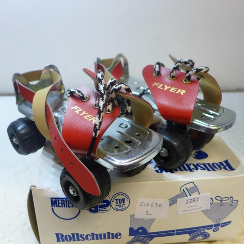 2287 - 3 pairs of roller skates (2 boxed)