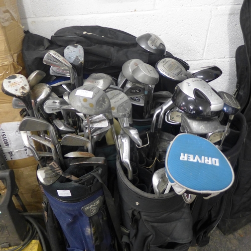 2372 - 5 golf bags containing approx 60 clubs (Callaway, Lexia, Dunlop, Pro-Plan)