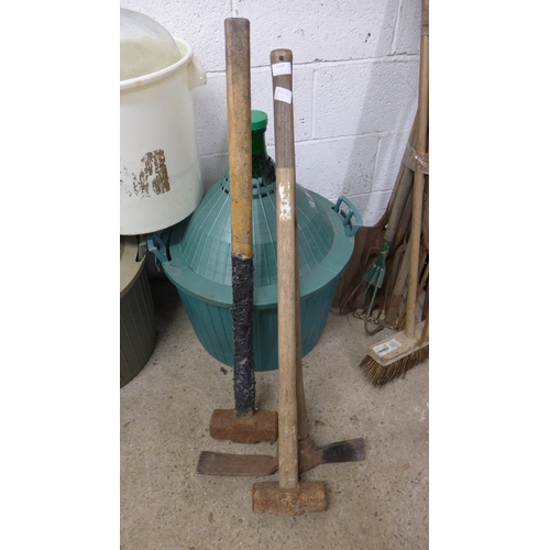 2459 - 2 sledgehammers and a boatmaker's type pick axe