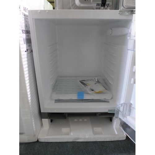 3031 - Zanussi intergrated under counter fridge (381-176)  * This lot is subject to vat