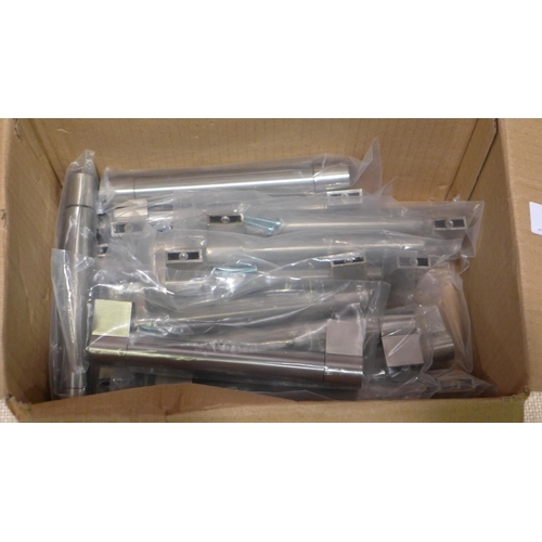 3059 - Box of Approx 18 Grace steel drawer handles 156 x 181mm (381-170)  * This lot is subject to vat