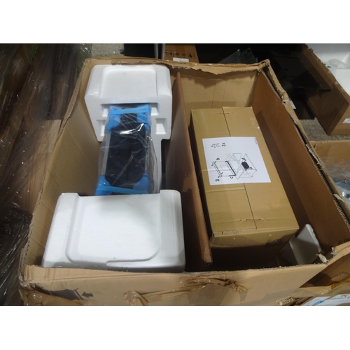 3219 - Three Faber cooker hoods (110.0357.395)(345.0612.340) (340.0582.936) * This lot is subject to VAT (3... 