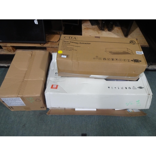 3260 - Three Cooker Hoods - Two CDA & One Faber - Mixed Style/Size etc... * This lot is subject to VAT (383... 