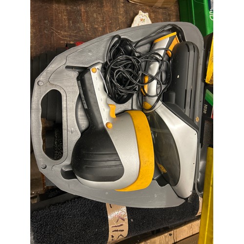2151 - Electric McCulloch chain saw with JCB vacuum cleaner