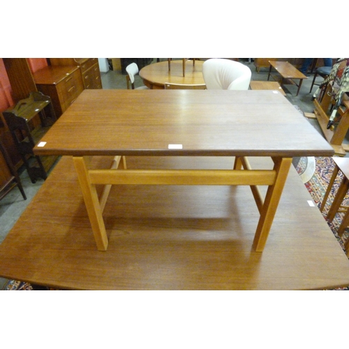 16 - A Danish Getama teak coffee table, designed by Hans Wegner