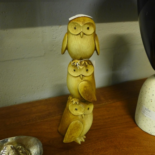 1310 - A wood effect owl trio tower, H 17cms (3033307)   #