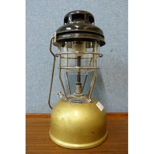 405 - A vintage Tilley lamp