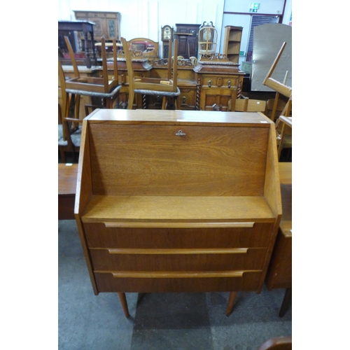 62 - A Danish teak bureau