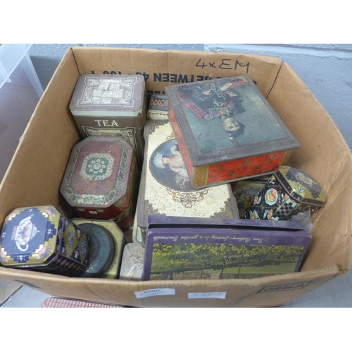 1090 - A box of vintage tins **PLEASE NOTE THIS LOT IS NOT ELIGIBLE FOR POSTING AND PACKING**