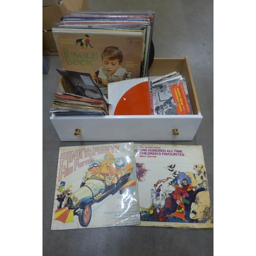 1122 - A collection of records and singles **PLEASE NOTE THIS LOT IS NOT ELIGIBLE FOR POSTING AND PACKING**