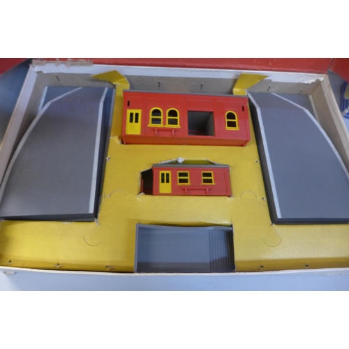 734 - A Tri-ang Railways station set and a Hornby Dublo Royal Mail van set