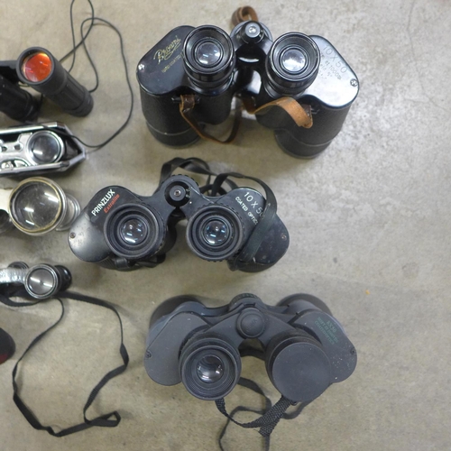 746 - Five pairs of binoculars and five pairs of opera and field glasses, one pair a/f