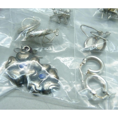 864 - Sixteen pairs of silver earrings