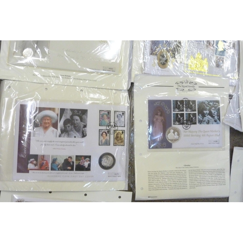 892 - A collection of HM The Queen Mother silver proof coin covers