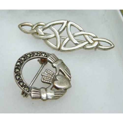 899 - A collection of Celtic silver jewellery, boxed