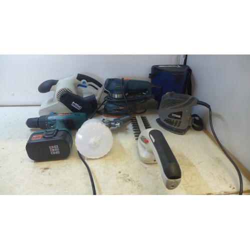 2016 - Power tools job lot: MacAllister electric plane; Black and Decker and Titan detail sanders, mini pla... 