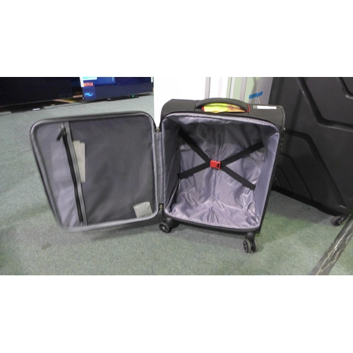 3061 - American Tourister Cabin Spinner Case (286-47) * This lot is subject to VAT