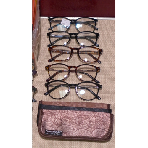 3063 - A quantity of FGX Bluelight Eric Reading Glasses and Hotties Toe Warmers (286-84-86,87) * This lot i... 