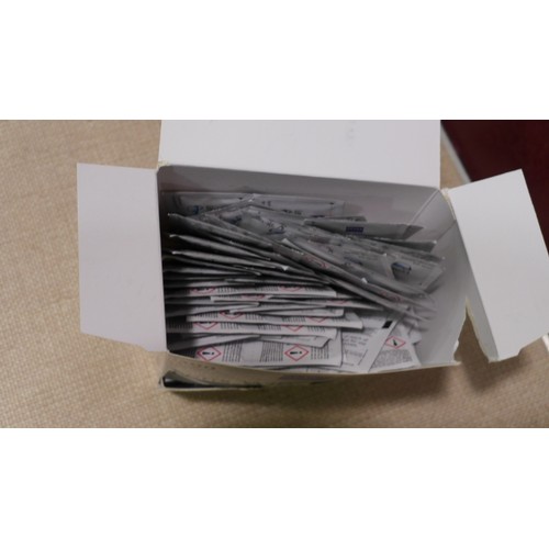 3065 - Lens wipes and 3 pairs of Reading glasses (286-810)  * This lot is subject to vat