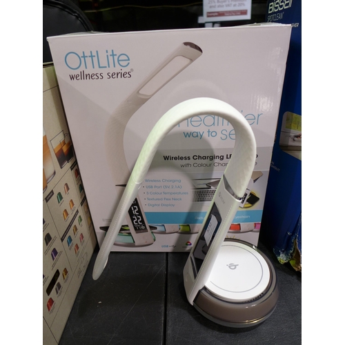 3232 - Ottlite Colour Changing LED Desk Lamp (286-128) * This lot is subject to VAT