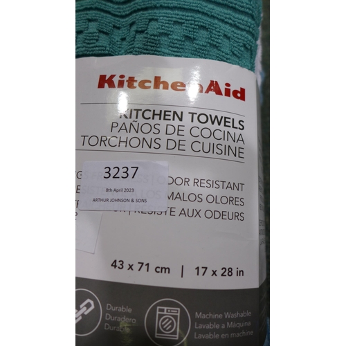 3237 - KitchenAid tea towels (286-109) * This lot is subject to VAT