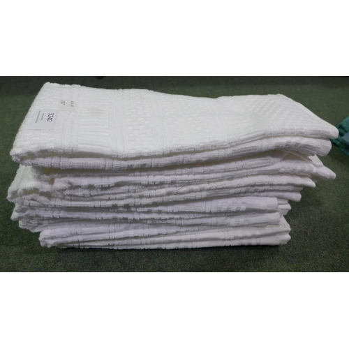 3240 - Quantity of tea towels (287-801)  * this lot is subject to vat