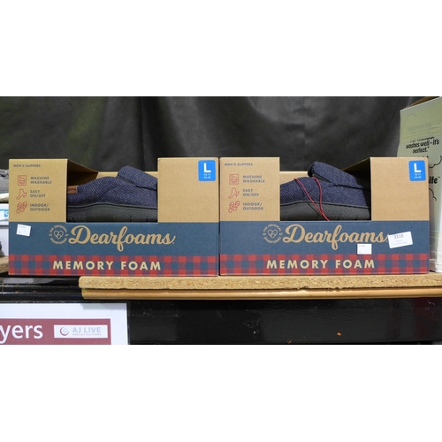 3318 - 2 Pairs of men's Dearfoam slippers - size L (10-11) * this lot is subject to VAT