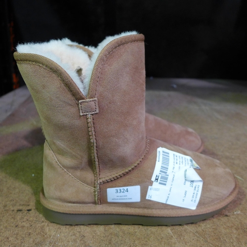 3324 - Pair of women's chestnut Shearling boots - size UK 5 * this lot is subject to VAT