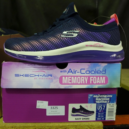 3325 - Pair of women's navy Ombre Skechers - UK size 4.5 * this lot is subject to VAT