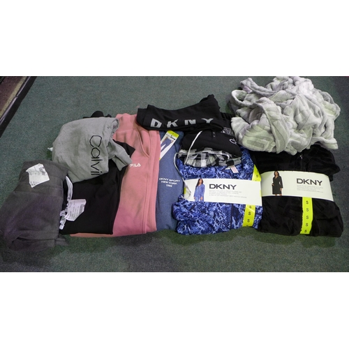 3328 - Quantity of women's DKNY, Fila and Calvin Klein lounge and sleepwear - assorted sizes and styles * t... 