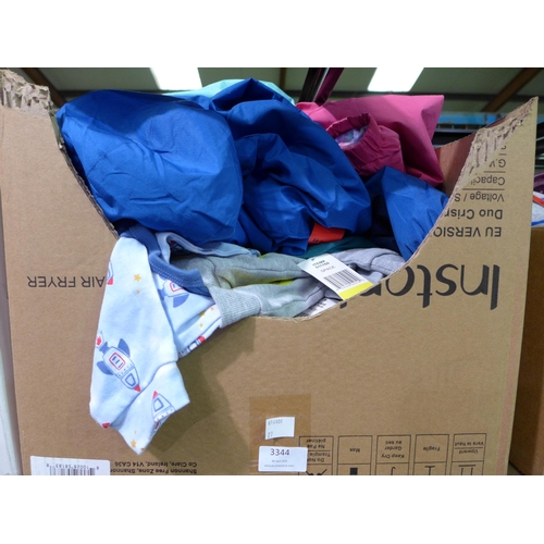 3344 - Mixed box of children's clothing - assorted sizes, styles, etc. * this lot is subject to VAT