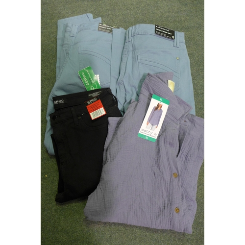 3347 - Quantity of women's trousers - mixed sizes, styles and colours * this lot is subject to VAT