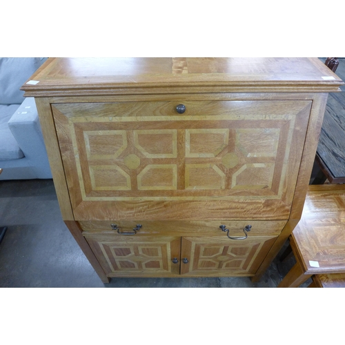 1443 - An inlaid hardwood bureau