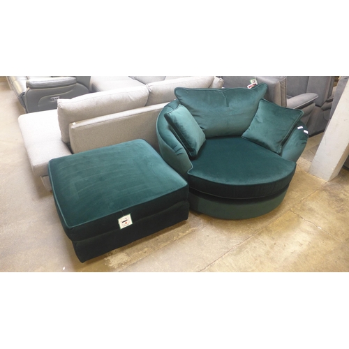 1422 - A dark emerald velvet love seat with large square footstool