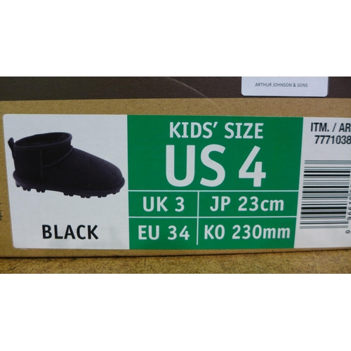 3144 - 2 Pairs of children's black Shearling boots - size UK 3 and 4 * this lot is subject to VAT