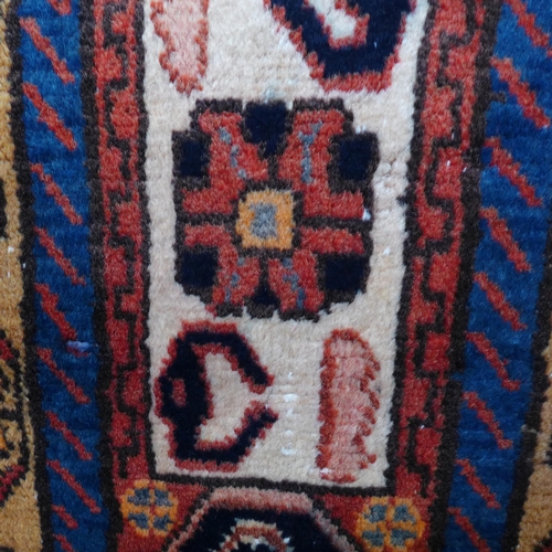 1570 - A hand woven Persian Hamadan village rug