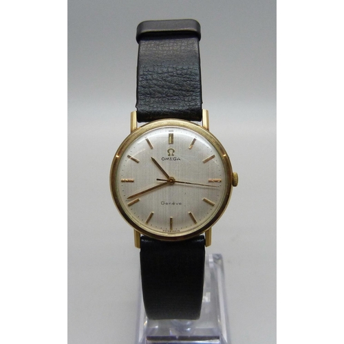 1016 - A 9ct gold Omega wristwatch with Omega buckle, boxed, the case back bears inscription, 33mm case