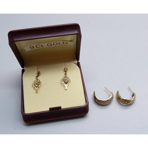 1034 - Two pairs of 9ct gold earrings, 1.8g