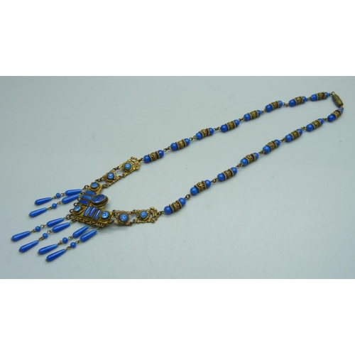 1040 - A bohemian necklace