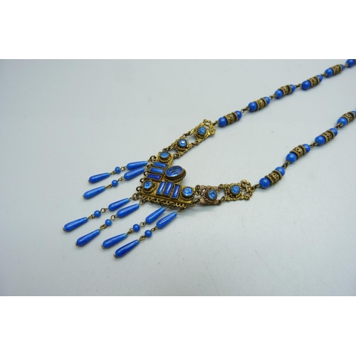 1040 - A bohemian necklace